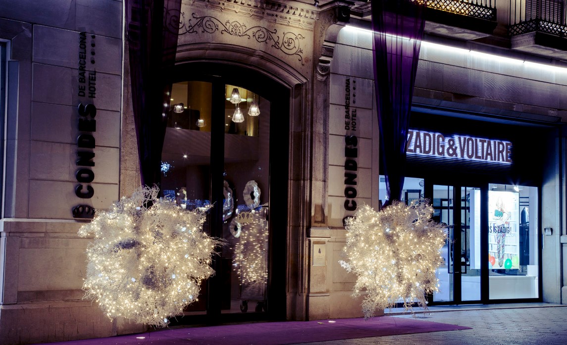 Decoracion Navidena Con Plantas Y Flores Artificiales